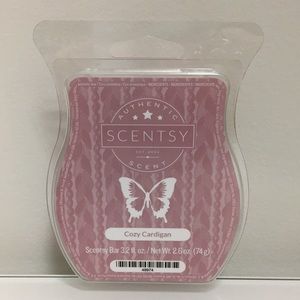 New Scentsy Cozy Cardigan Bar